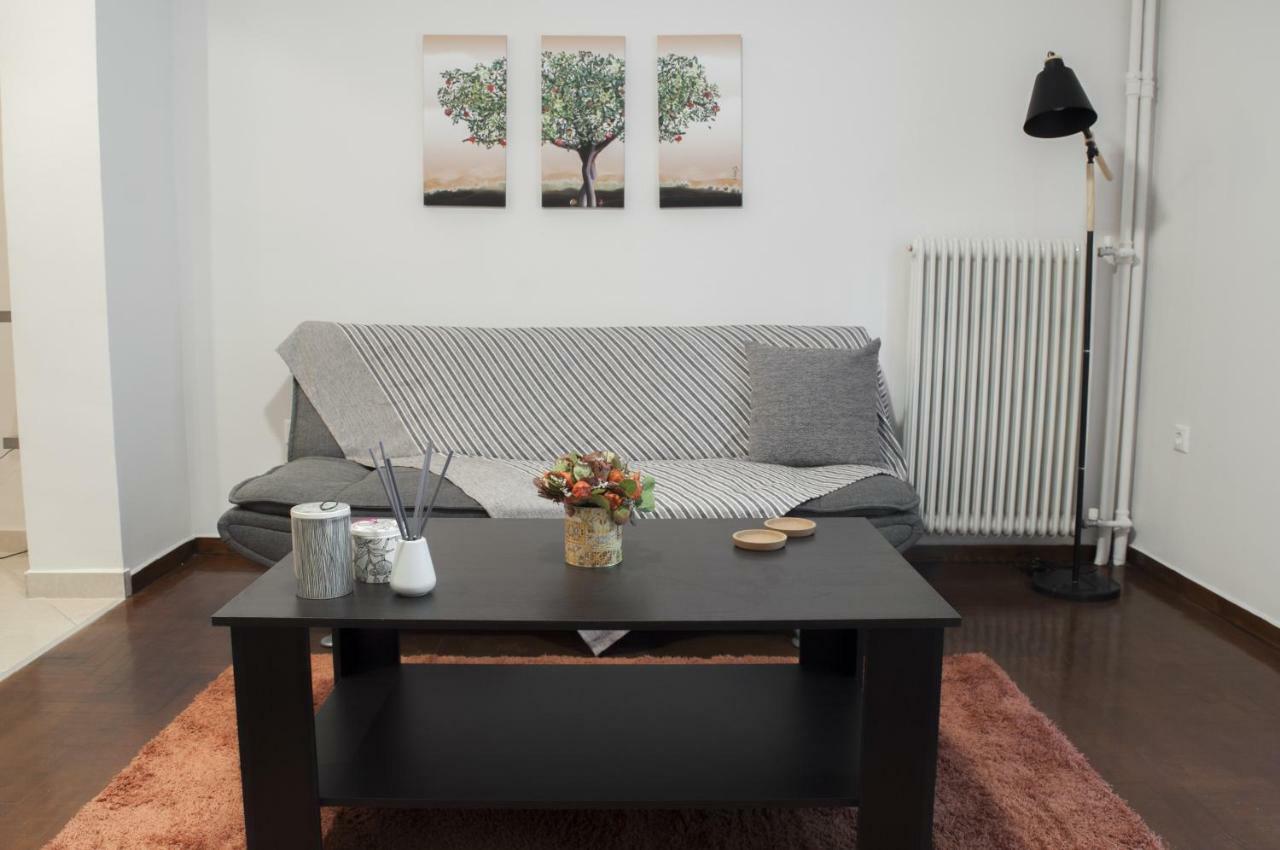 Modern Apartment, Excellent And Vibrant Location!! Атина Екстериор снимка