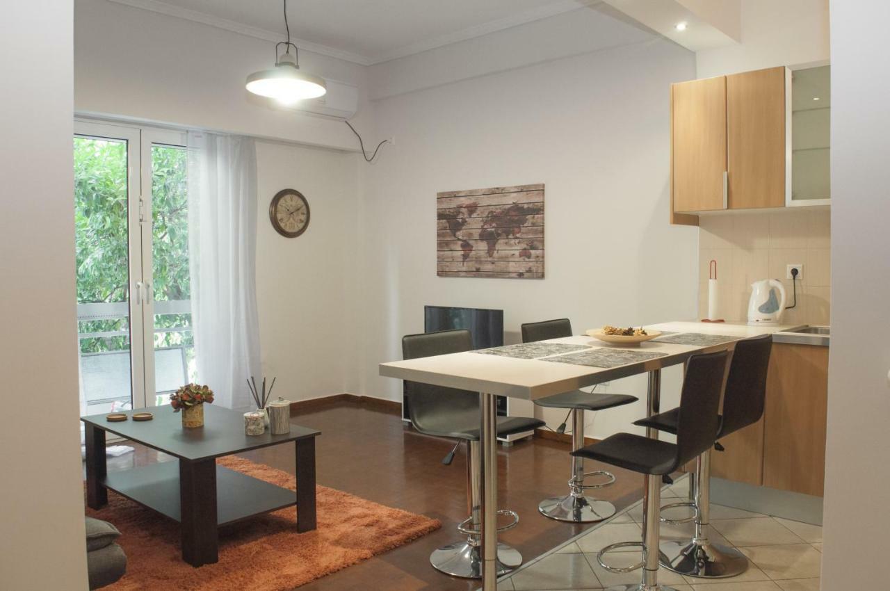 Modern Apartment, Excellent And Vibrant Location!! Атина Екстериор снимка