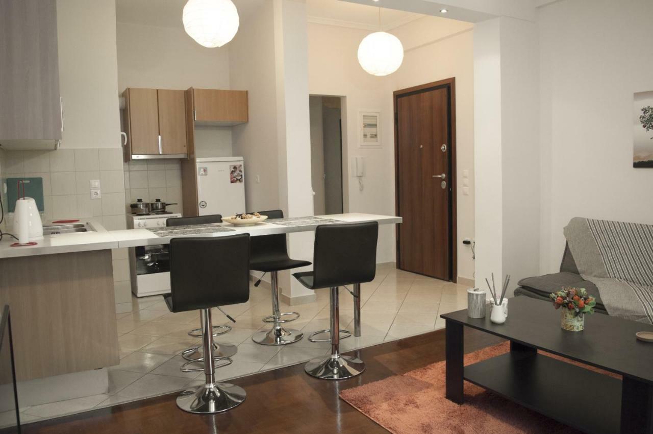 Modern Apartment, Excellent And Vibrant Location!! Атина Екстериор снимка